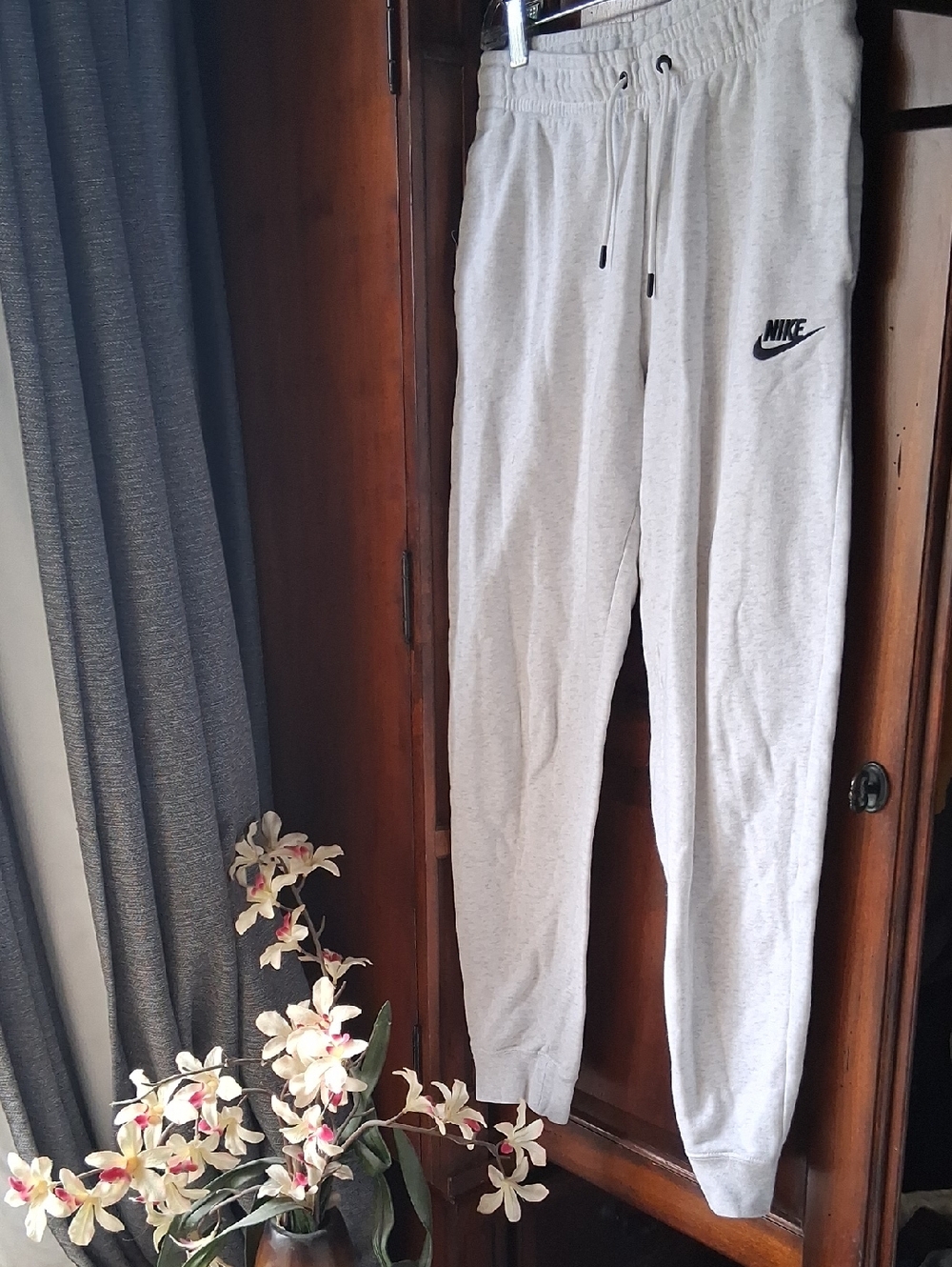 New! Womens Nike Grey Fleece Joggers with Drawstring Small